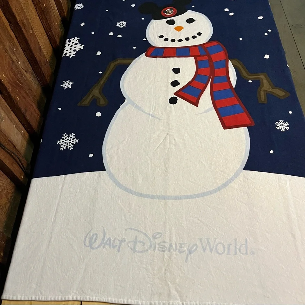 Disney World Disneyland Resort Fleece Throw Blanket Snowman Mickey Christmas